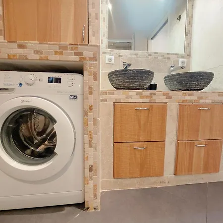 Apartment Le Grand T4 - Wifi, Parking, Clim Toulon