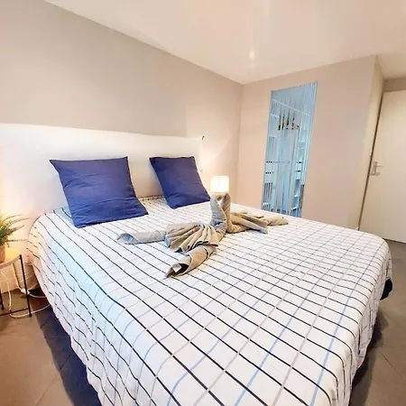 Le Grand T4 - Wifi, Parking, Clim Apartment *