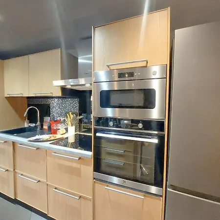 Apartment Le Grand T4 - Wifi, Parking, Clim Toulon