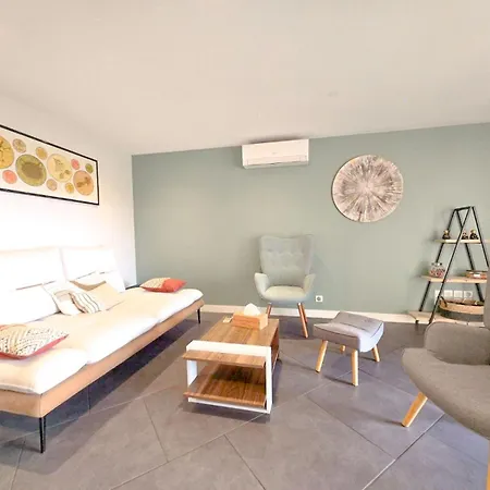 Le Grand T4 - Wifi, Parking, Clim Apartment *
