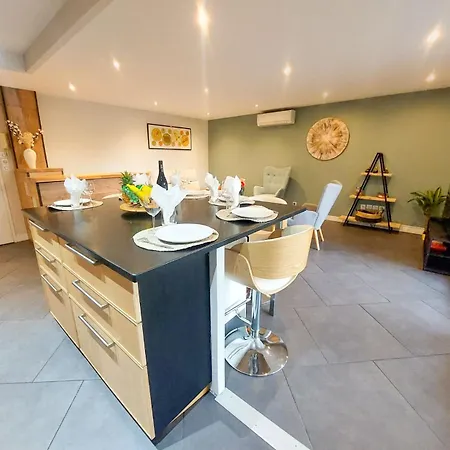 Parking Gratuit , 3 Ch Central Et Clim Apartman *